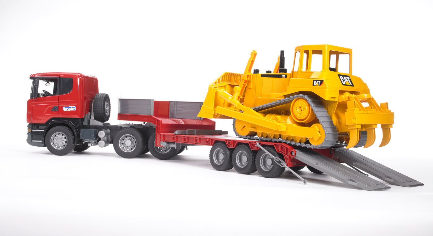 SCANIA R serijos sunkvežimis/tralas ir Cat® buldozeris 03555